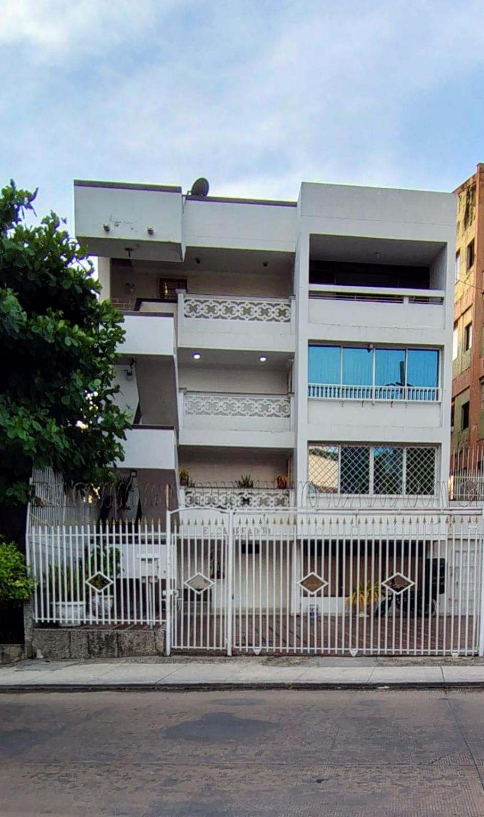 Tourist Steps From The Historic Center Cartagena