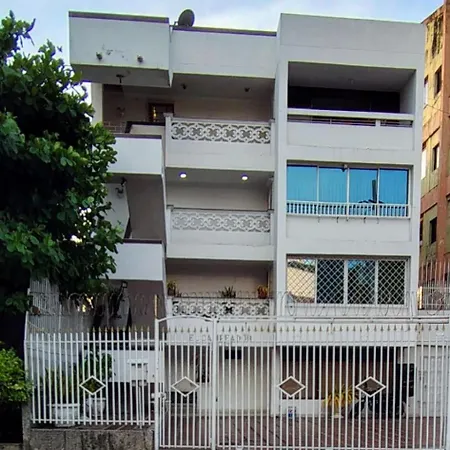 Tourist Steps From The Historic Center Cartagena